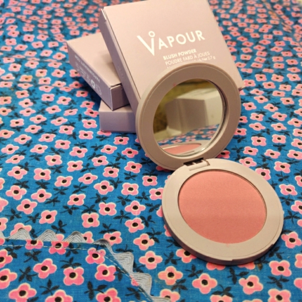 Vapour beauty powder blush color instinct